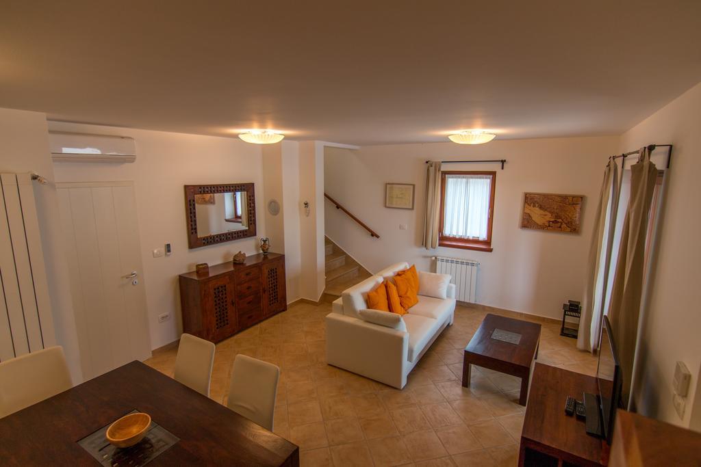Apartments Athos Rabac Exterior photo